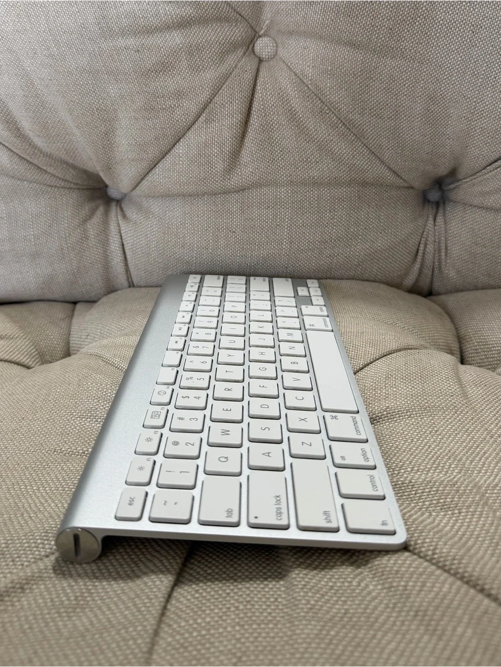 Apple Magic Keyboard Wireless Model A1314 - Works (2)